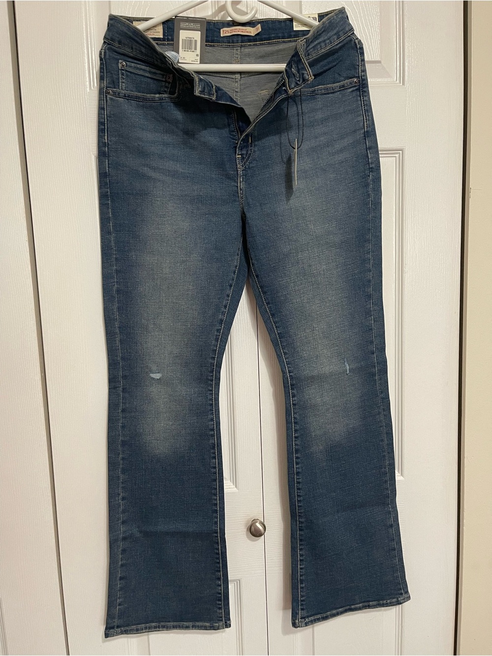 Women’s 725 High Rise Bootcut Jeans